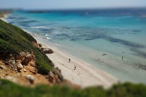 5 playas nudistas en Menorca - Playa Binigaus